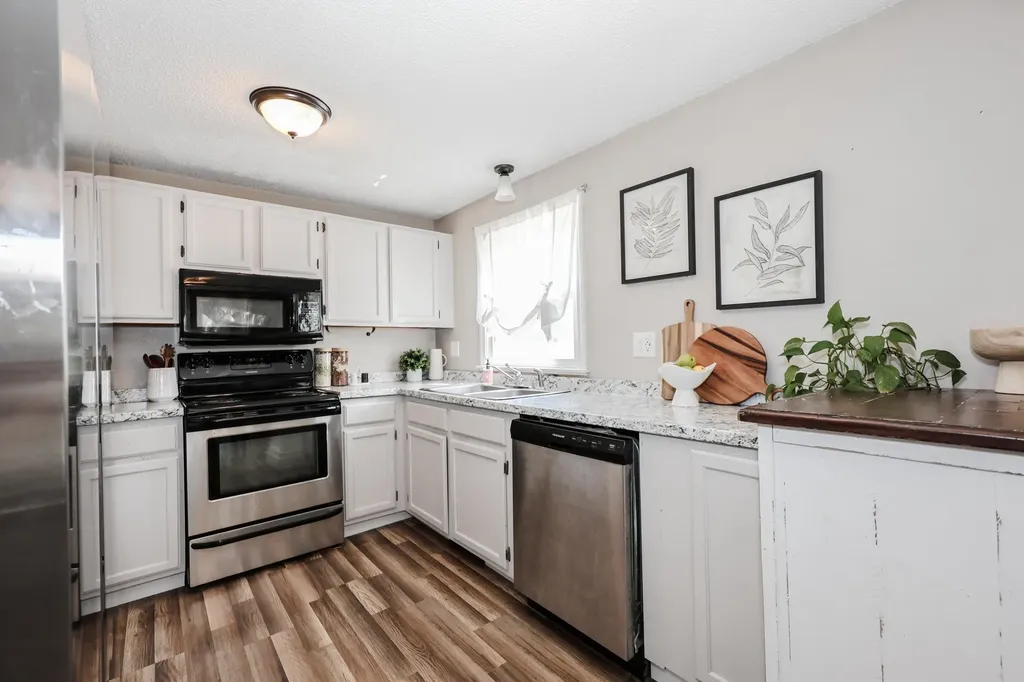 5 Richardson Drive Derry NH 03038