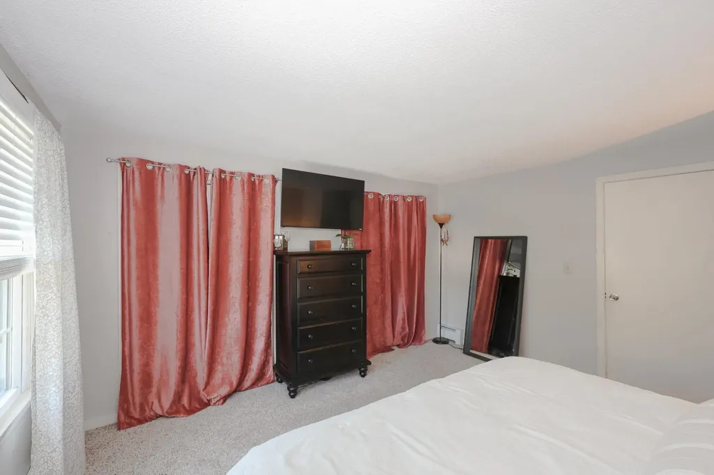 5 Richardson Drive Derry NH 03038