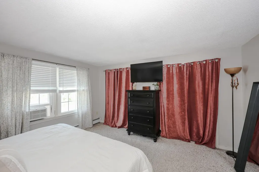 5 Richardson Drive Derry NH 03038