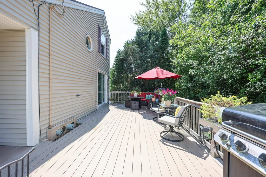5 Richardson Drive Derry NH 03038