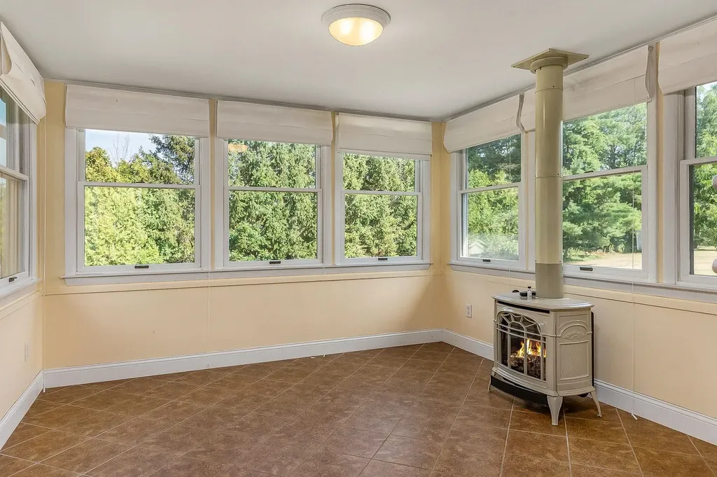 5 William Circle Stratham NH 03885