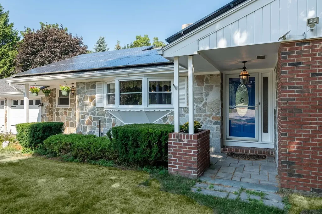 5 William Circle Stratham NH 03885
