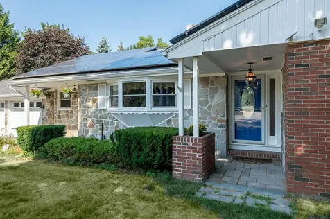 5 William Circle Stratham NH 03885