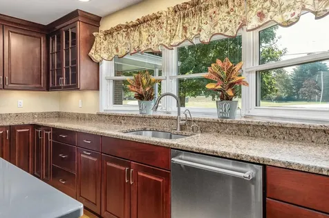 5 William Circle Stratham NH 03885