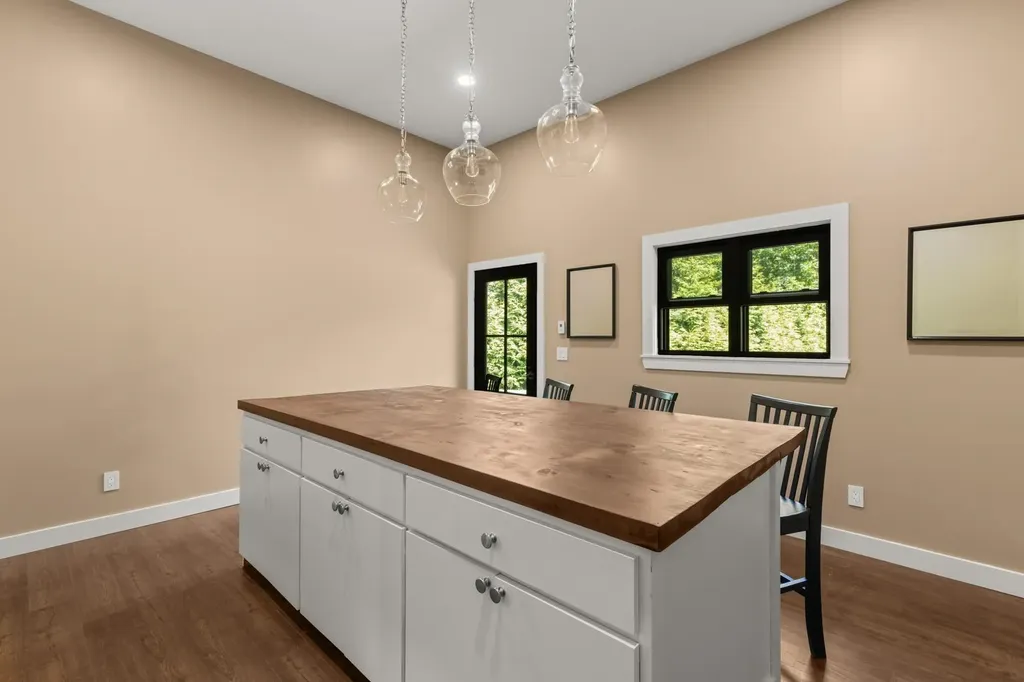 10 Lewis Road Kittery ME 03904