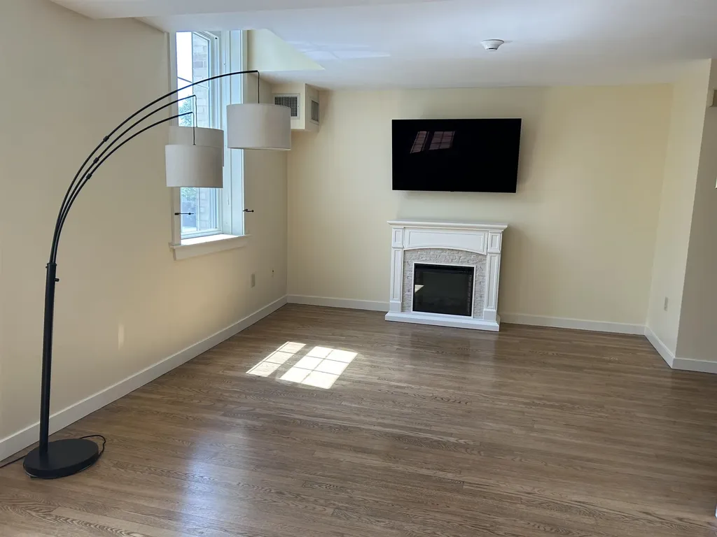 196 Water Street Exeter NH 03833