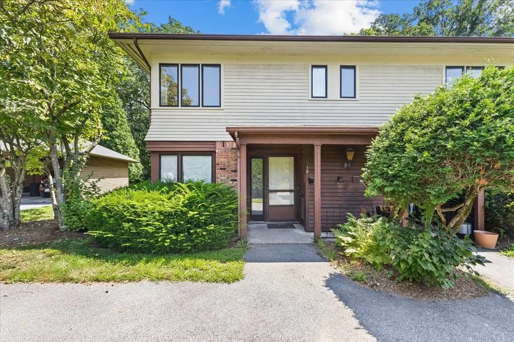 10 Wrisley Court Essex Junction VT 05452