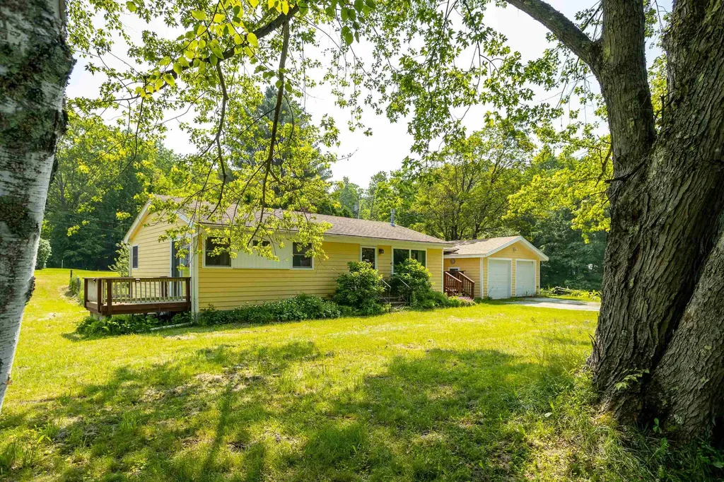 30 Currier Road Mendon VT 05701