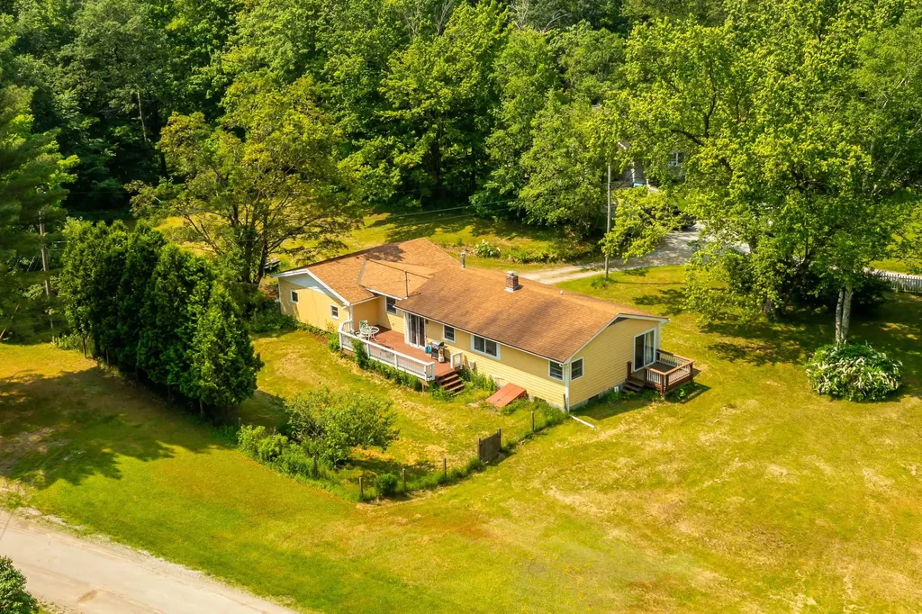 30 Currier Road Mendon VT 05701