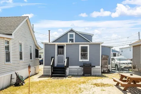 22-24 Perkins Avenue Hampton NH 03842