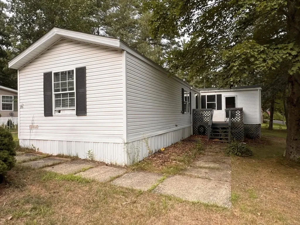 175 Roberts Road Barrington NH 03825