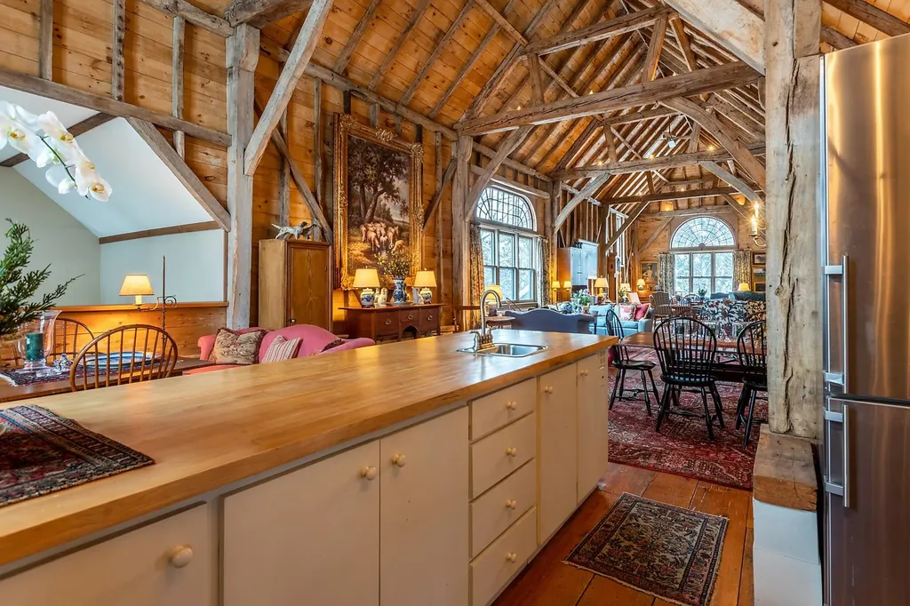 18 The Green Woodstock VT 05091