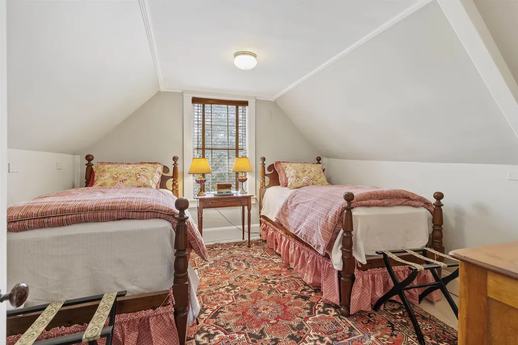 18 The Green Woodstock VT 05091