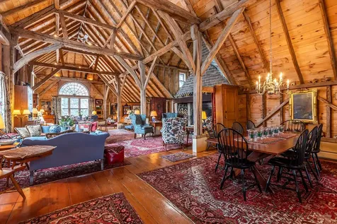 18 The Green Woodstock VT 05091