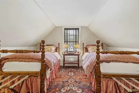 18 The Green Woodstock VT 05091