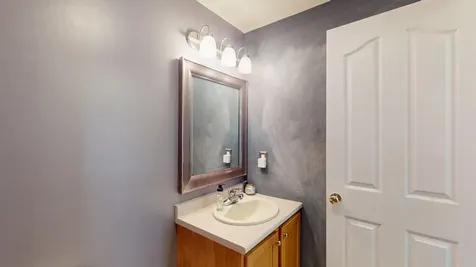 7 Devinne Drive Concord NH 03301