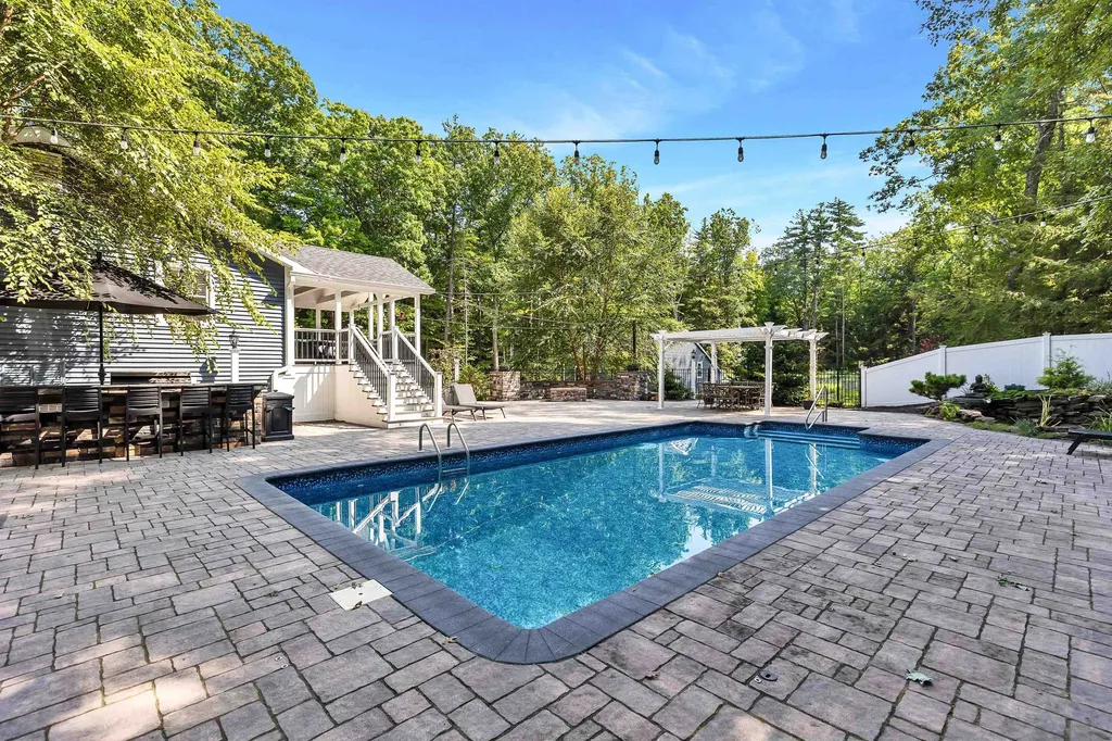 16 Matthew Patten Drive Bedford NH 03110