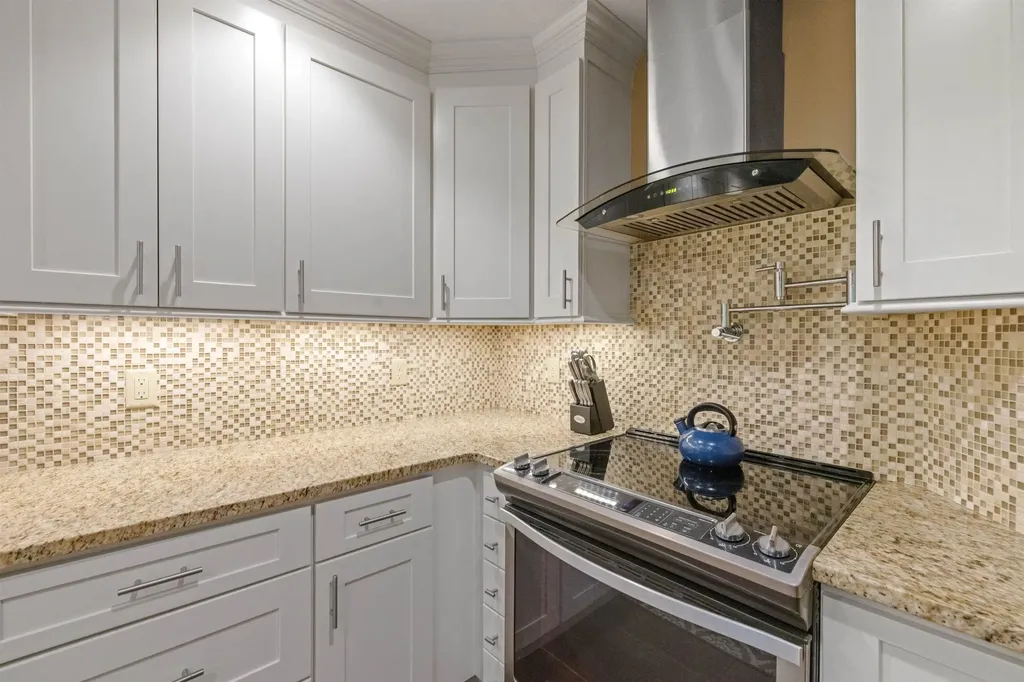 2696 Lake Shore Road Gilford NH 03249