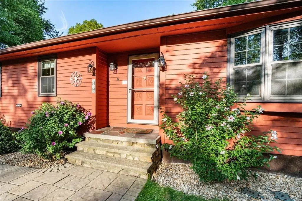 9 Cole Road Derry NH 03038