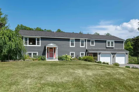 27 High Street Stratham NH 03885