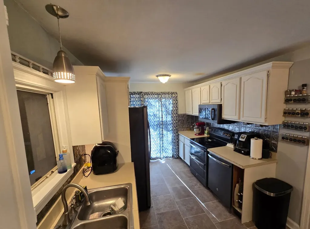 49 Bear Hill Road Hillsborough NH 03244