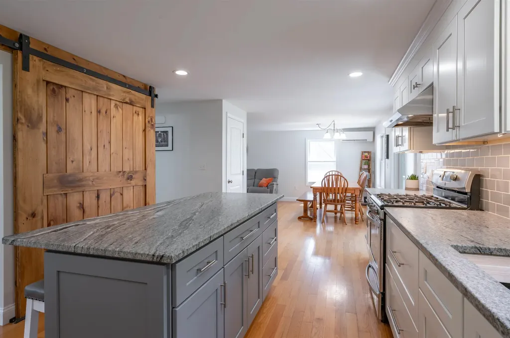 6 Cortland Drive Epping NH 03042