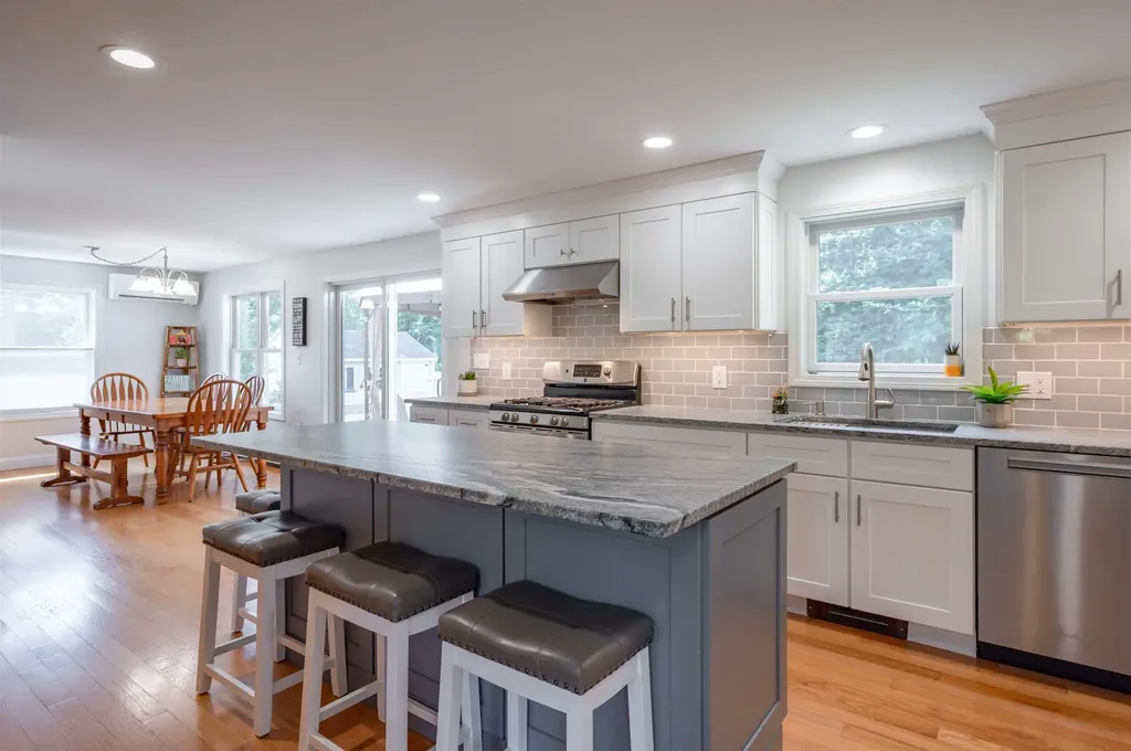 6 Cortland Drive Epping NH 03042