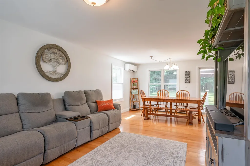 6 Cortland Drive Epping NH 03042