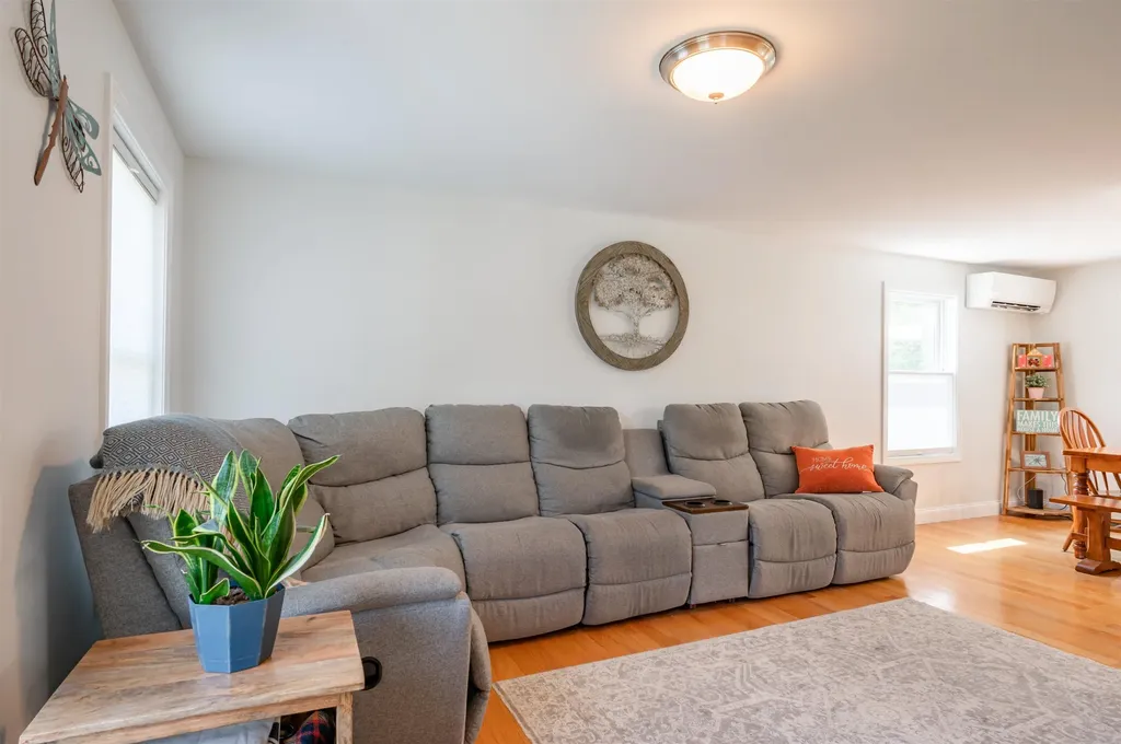 6 Cortland Drive Epping NH 03042