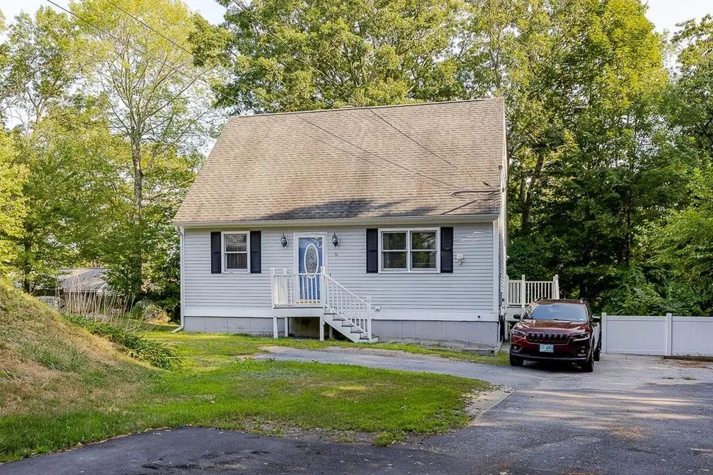51 Kendall Avenue Manchester NH 03103