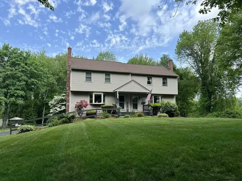 72 Brookdale Road Salem NH 03079