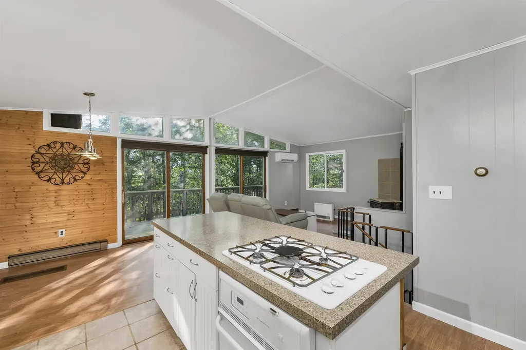 2832 Nh Route 175 Thornton NH 03285