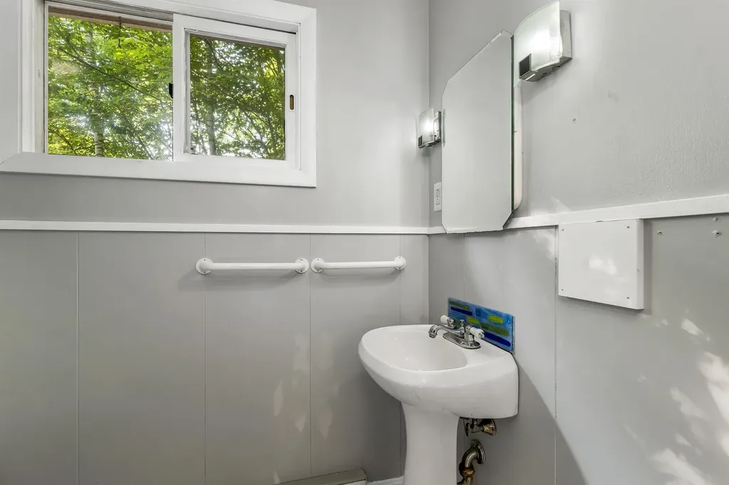 2832 Nh Route 175 Thornton NH 03285