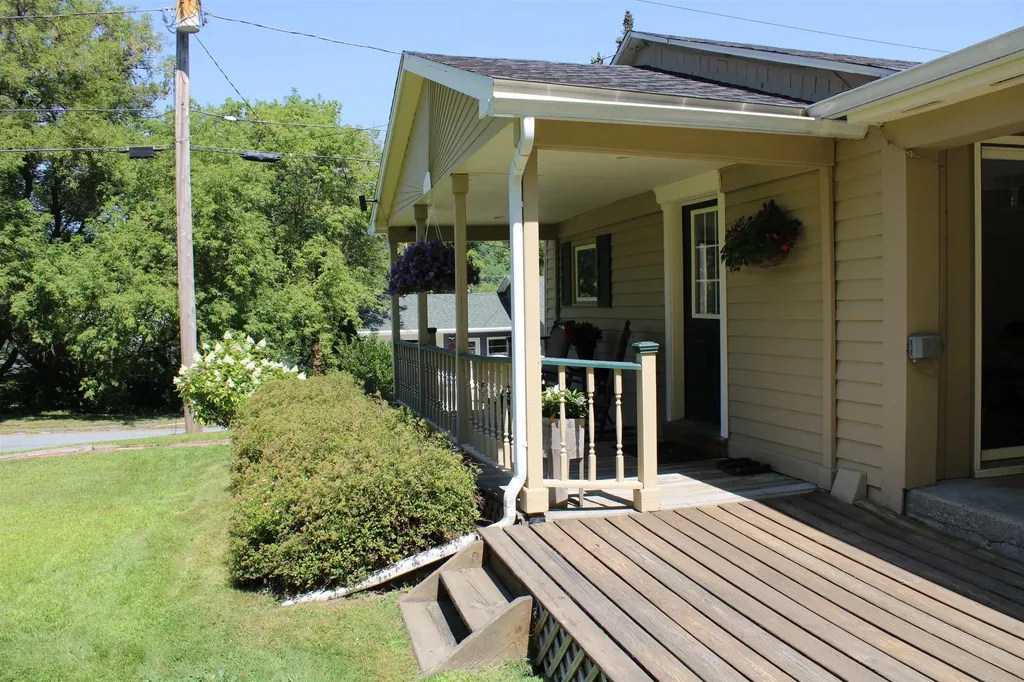 342 Lafayette Street St. Johnsbury VT 05819