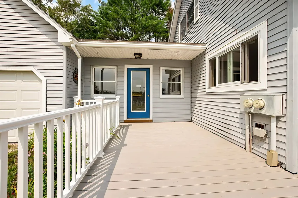 23 Fletcher Road Newport NH 03773