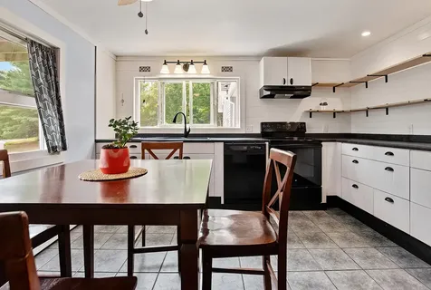 23 Fletcher Road Newport NH 03773