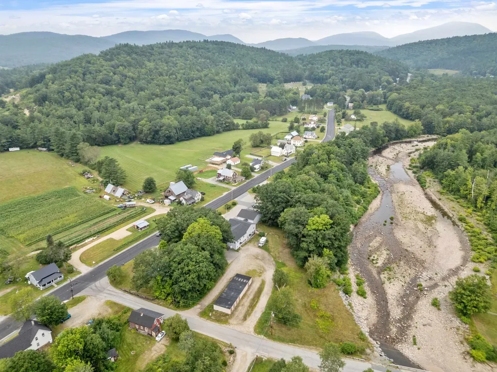 446 Nh Route 25 Warren NH 03279