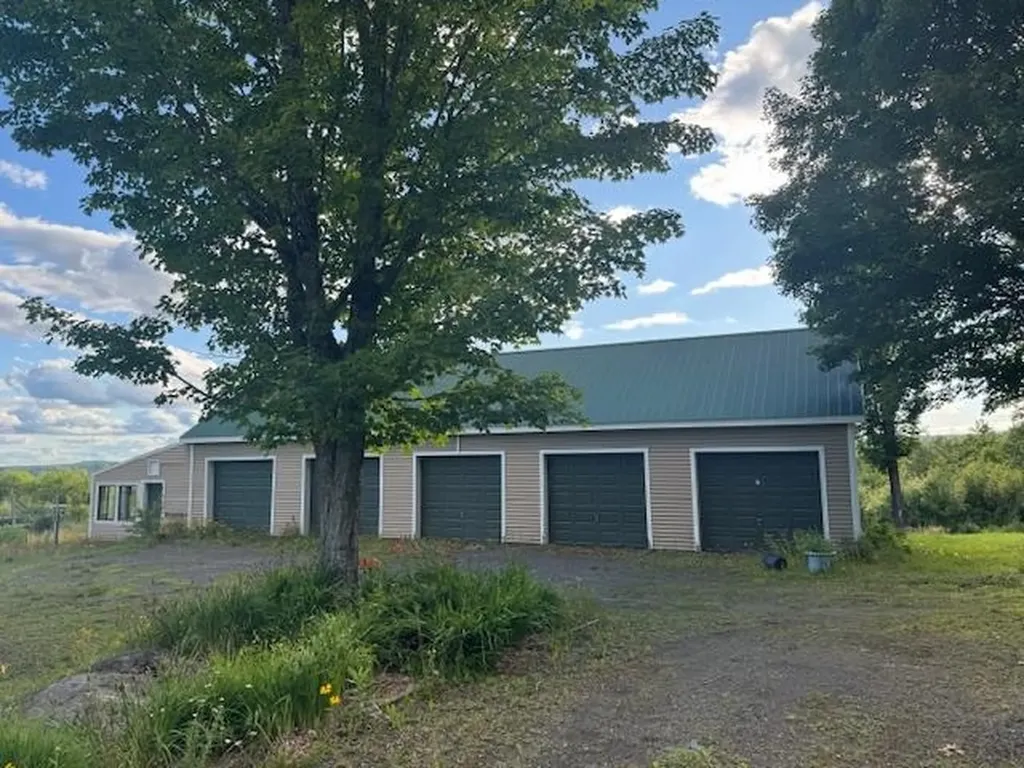 1148 Highlander Street Greensboro VT 05841