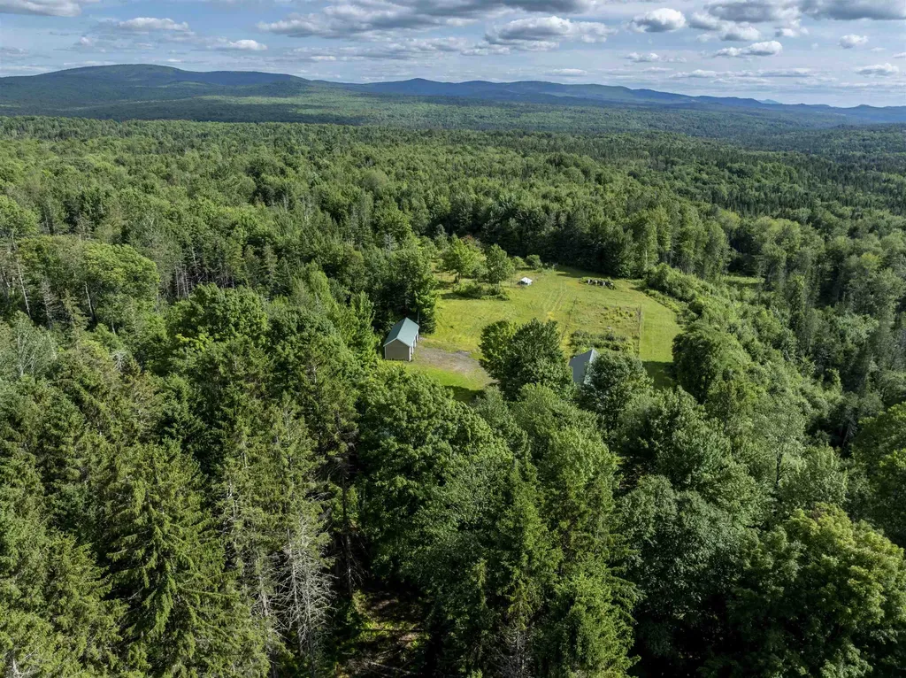 1148 Highlander Street Greensboro VT 05841