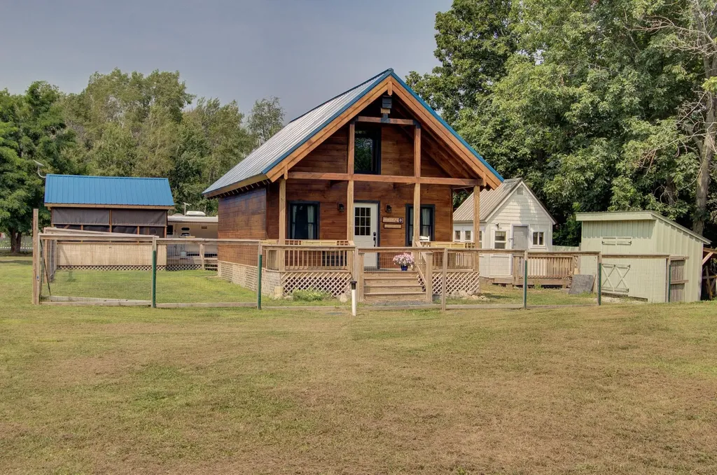 3770 Lakeview Drive North Hero VT 05474