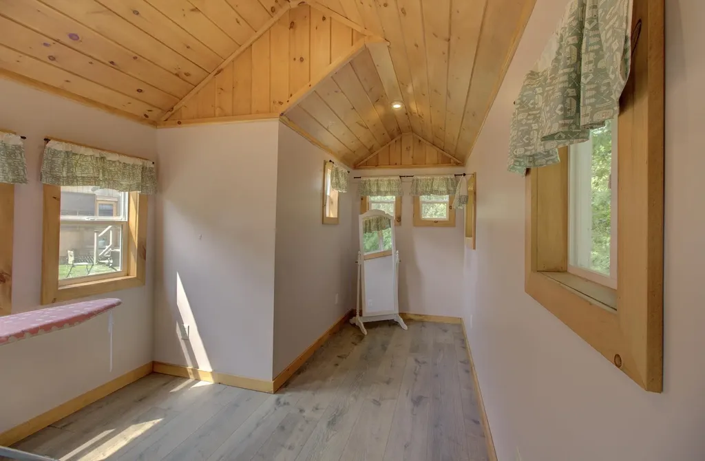 3770 Lakeview Drive North Hero VT 05474