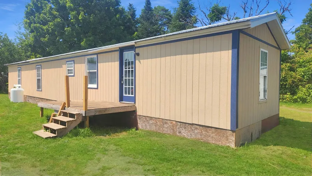 40 Molleur Drive Hardwick VT 05836
