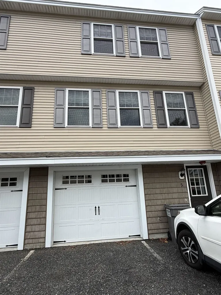 5 Sheffield Drive Dover NH 03820