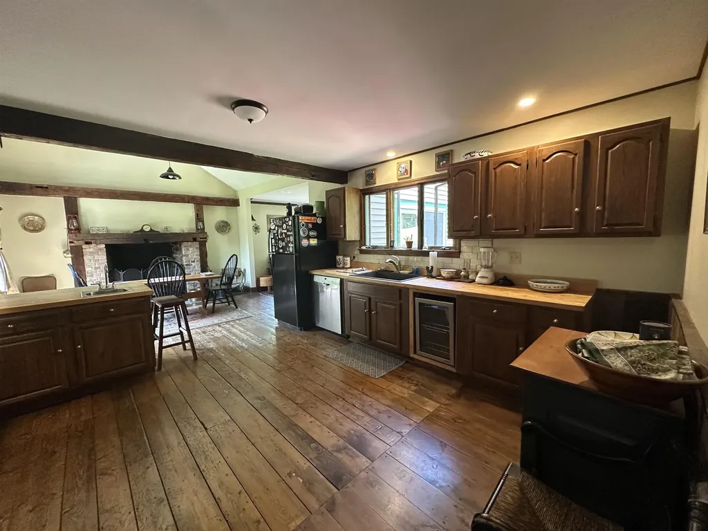 16 Nutmeg Lane Dover VT 05356