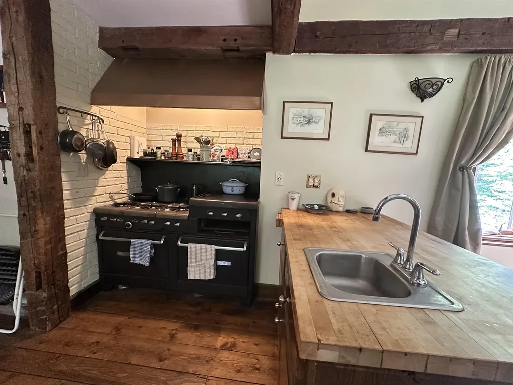 16 Nutmeg Lane Dover VT 05356