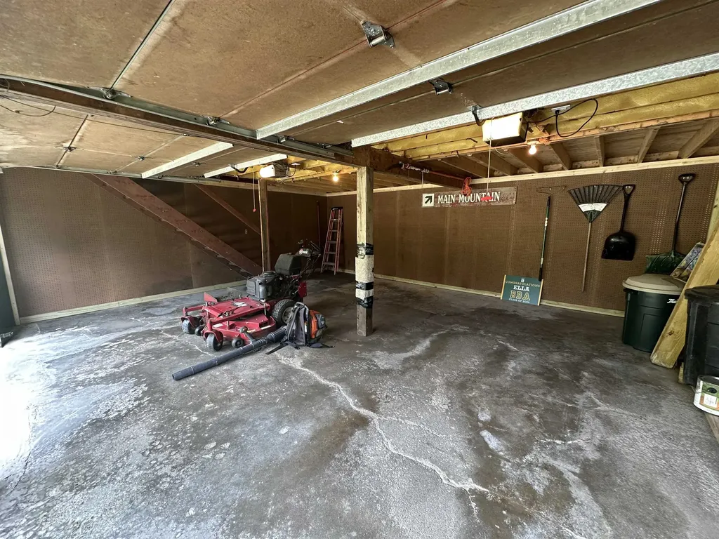 16 Nutmeg Lane Dover VT 05356