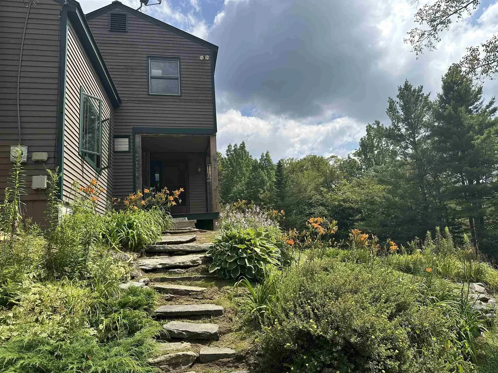 16 Nutmeg Lane Dover VT 05356