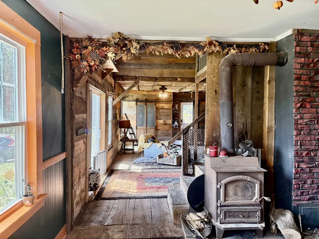 8 Skyline Road Unity NH 03773