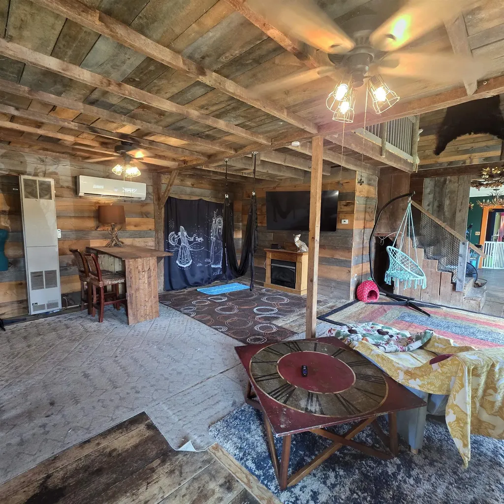 8 Skyline Road Unity NH 03773