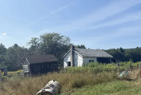 8 Skyline Road Unity NH 03773